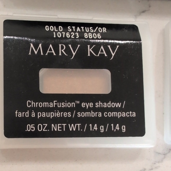 Mary Kay ChromaFusion Eyeshadow Duo - Gold Status and Evening Navy - Picture 2 of 7